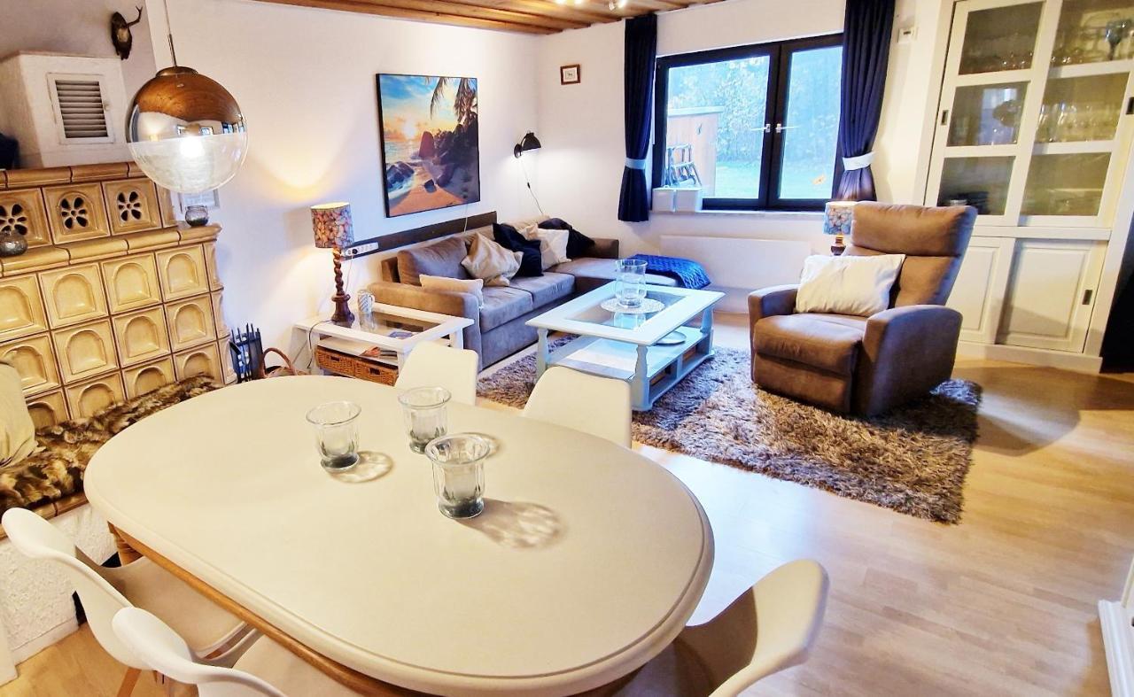 Bungalow Direkt Am See, Mit Eigenem Boot Roding Bagian luar foto