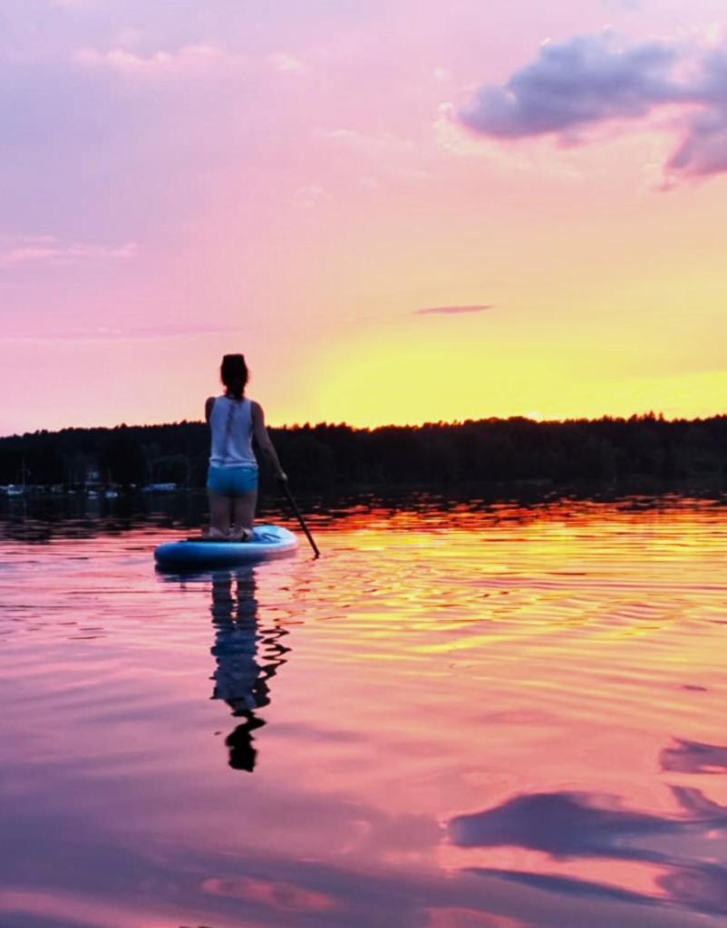 Bungalow Direkt Am See, Mit Eigenem Boot Roding Bagian luar foto