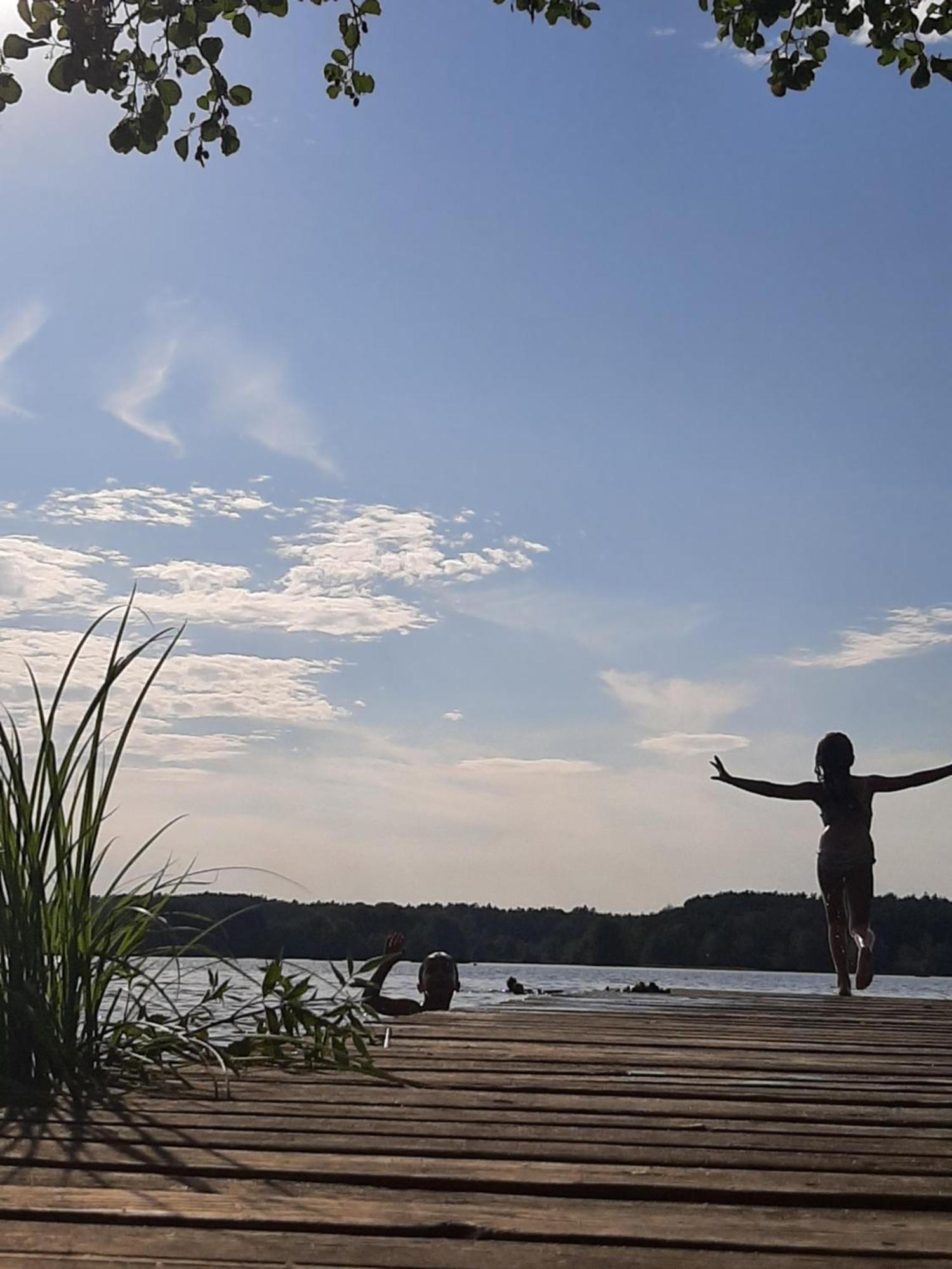 Bungalow Direkt Am See, Mit Eigenem Boot Roding Bagian luar foto